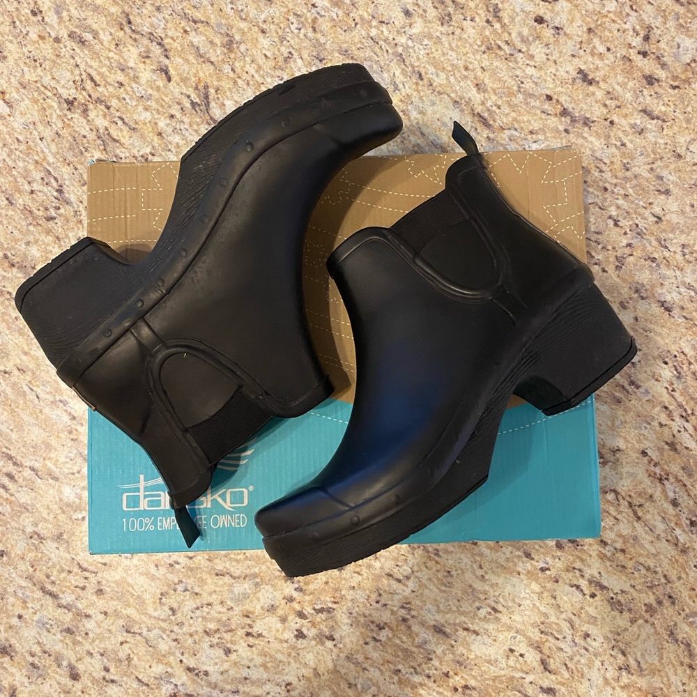 Dansko, back, rubber rain boots.